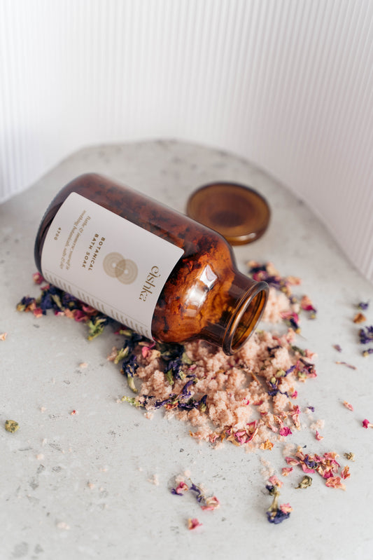 Botanical Bath Soak - Elshka, Natural Beauty, Vegan Beauty, Vegan Skincare, Non Toxic, Feminine Wellness, Vegan beauty brand, Wellness brand, Feminine Care, Intimacy products, Women's intimate products